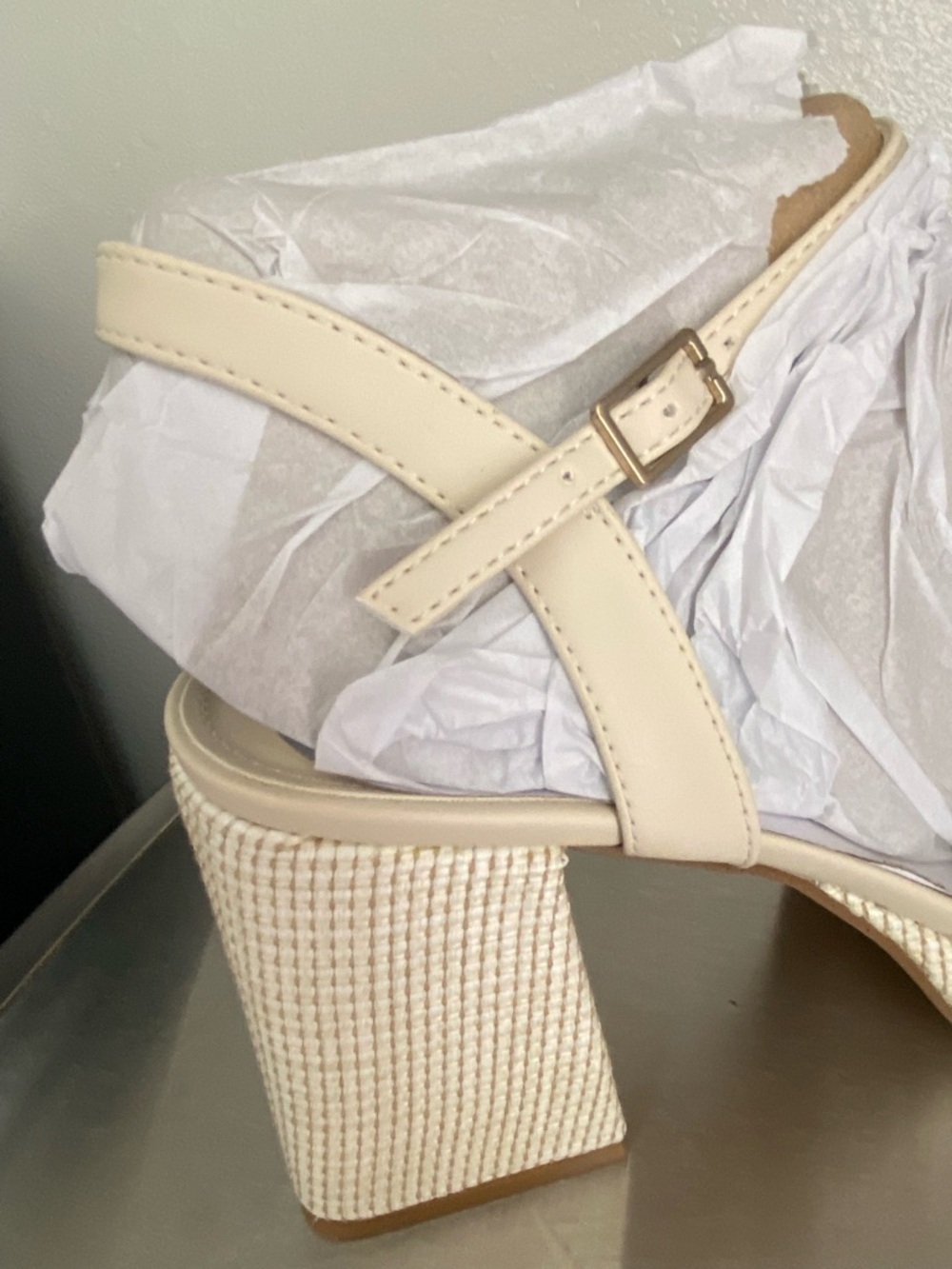 NEW CALVIN KLEIN WOMENS CREAM BLOCK SANDALS-STRAPPY PLATFORM HEELS - Picture 4 of 11